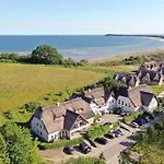 Strandhaus Moenchgut Ferienwohnung 02 Mit Sauna Und Schwimmbadnutzung Im Ahoi Sellin Lobbe