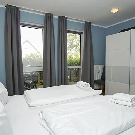 Strandnahe Mit Eigener Terrasse - Strandhaus Moenchgut 02 * Lobbe